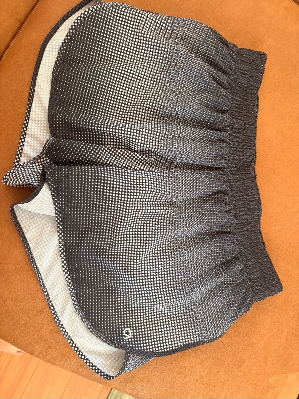 Women’s Gap Black & White Gradient Athletic Shorts